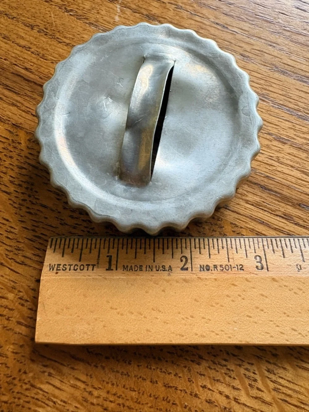 Vintage round metal tin scalloped cookie biscuit cutter